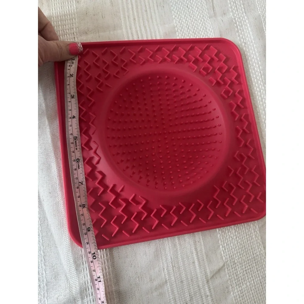 Red Silicone Pet Food Licking Mat‎ 10x10